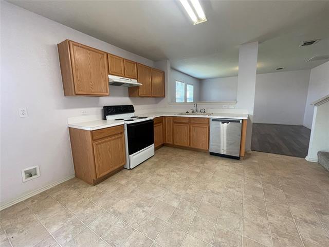Building Photo - 2801 Mockingbird St