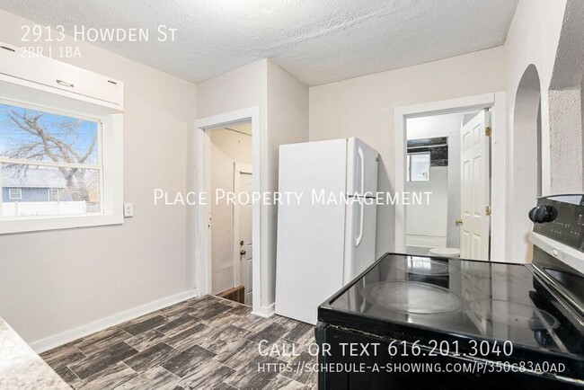 Building Photo - 2913 Howden St