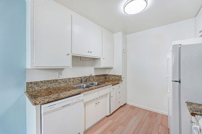 Building Photo - 937 6th St