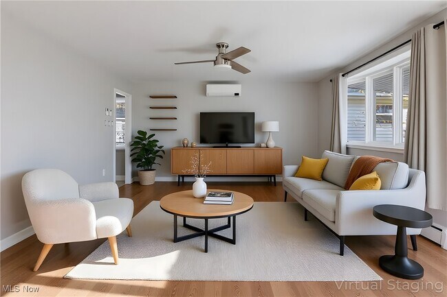 Building Photo - 728 E 343rd St