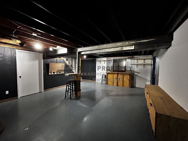 Building Photo - 2166 Bryan Dr