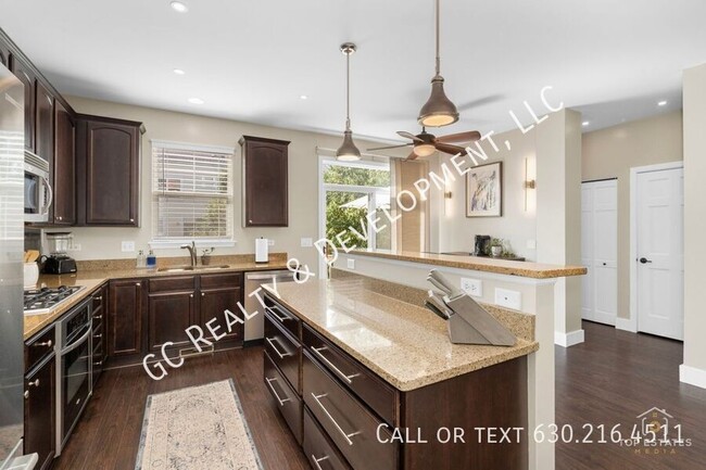 Building Photo - 927 Indigo Ct