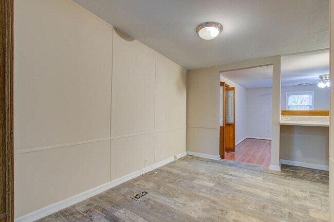 Building Photo - 756 Seaman Ln