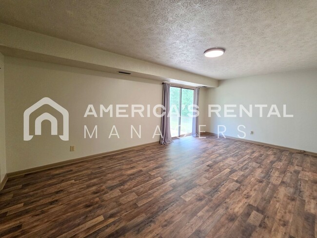 Building Photo - 3100 Apple Valley Ln
