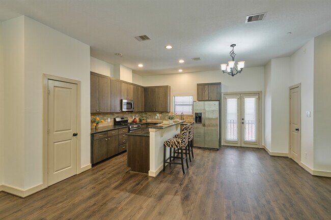 Building Photo - 2422 Navigation Blvd