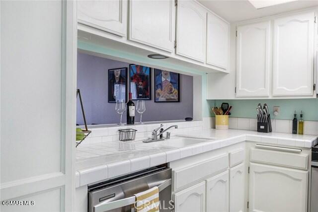 Building Photo - 21040 Parthenia St