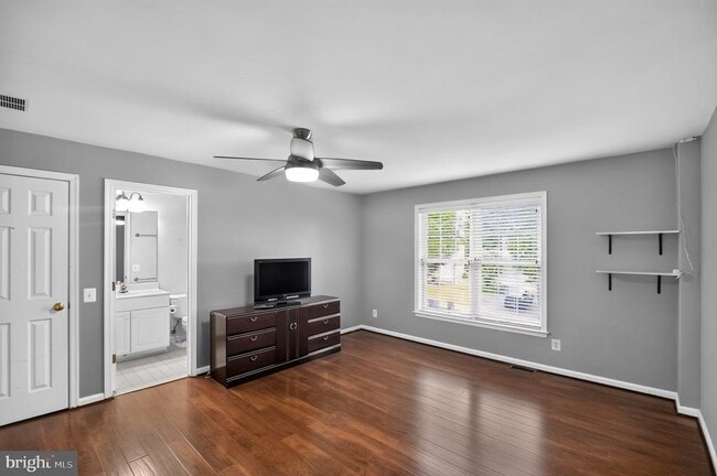 Building Photo - 6401 Abingdon Pl