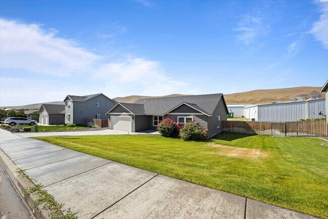 Building Photo - 4 BED HOME FOR RENT IN BENTON CITY MOVE-IN...