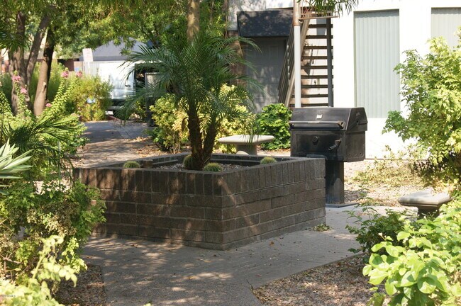 Building Photo - 3633 N 3rd Ave