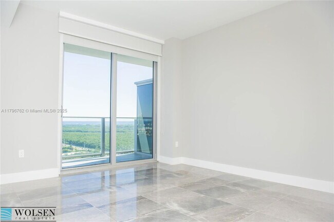 Building Photo - 16385 Biscayne Blvd