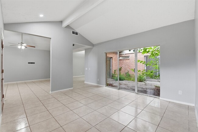 Building Photo - 4702 N Cashel Cir