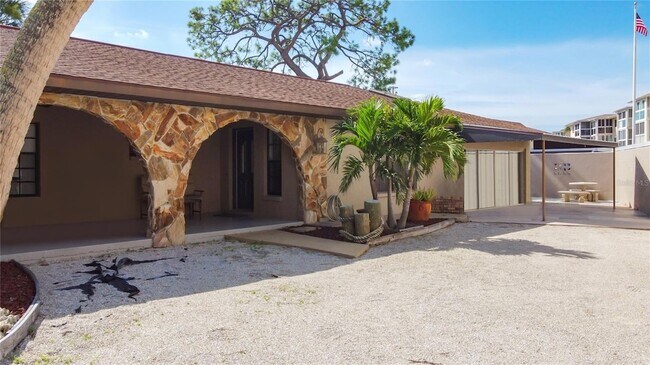 Building Photo - 813 Ormond St