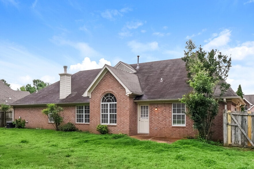 Building Photo - 6658 Raner Cove
