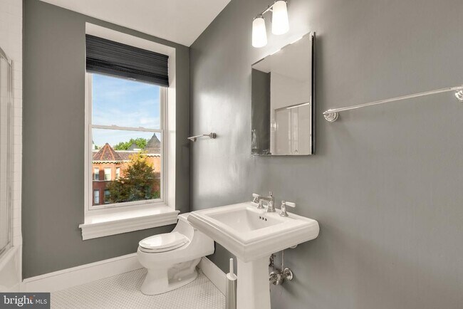 Building Photo - 1325 13th St NW