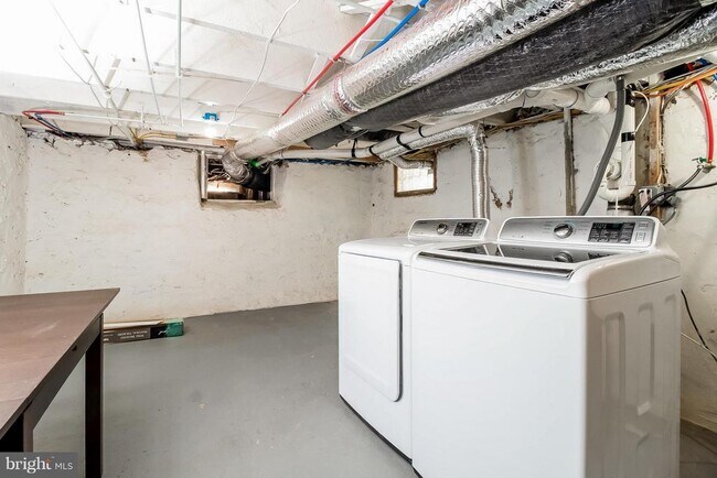 Building Photo - 17 State Rd