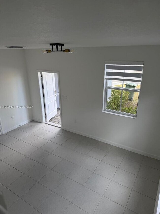 Building Photo - 2638 SE 9th St