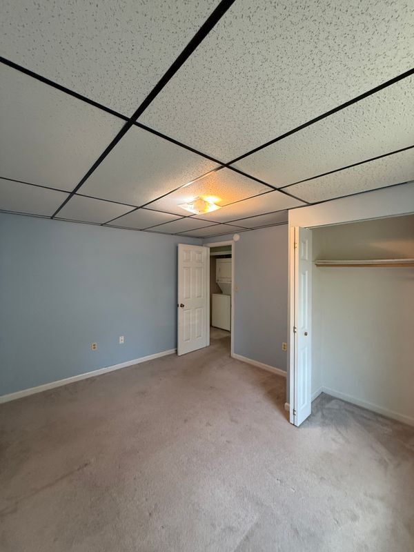 Building Photo - 910 Adelina Rd