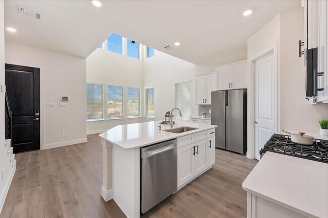 Building Photo - 4550 Community Ct