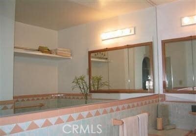 Building Photo - 9658 Live Oak Ave