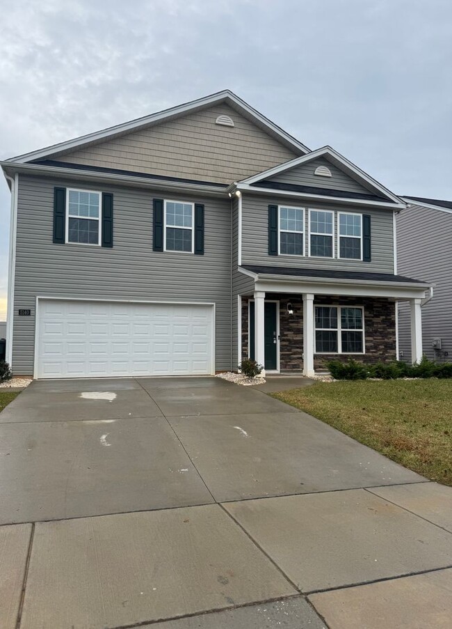 Building Photo - Fabulous 4 Bedroom 2.5 Bath Home in Reedy ...