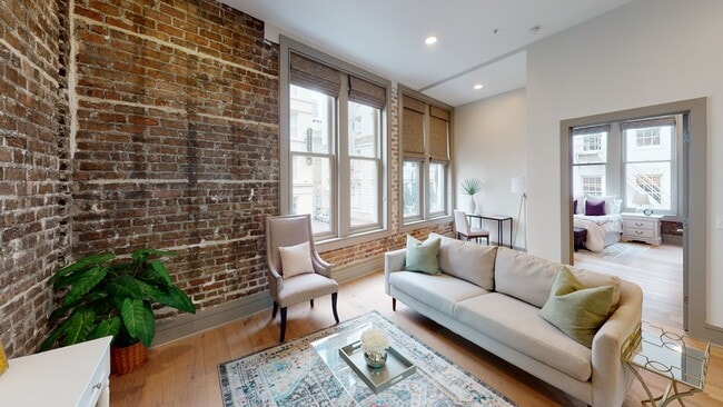 Building Photo - 353 Baronne Street