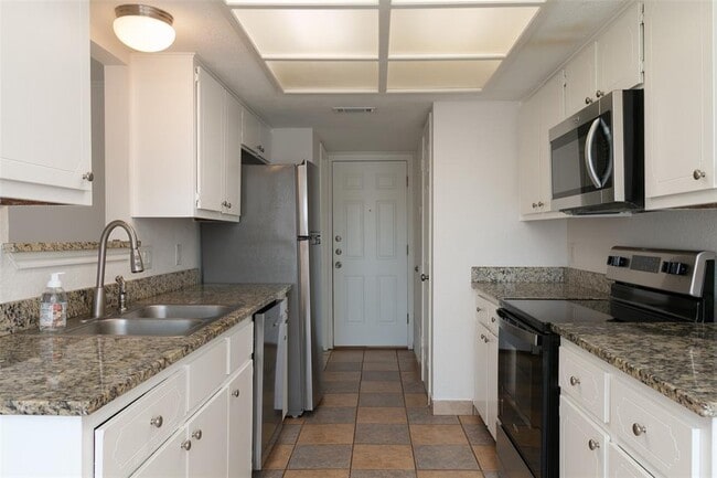 Building Photo - 8811 Springmail Cir