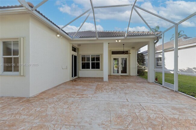 Building Photo - 949 Tanglewood Cir