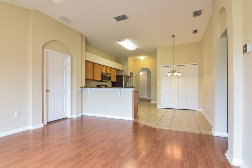 Building Photo - 11011 Whitecap Dr
