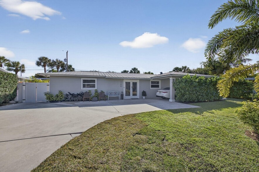 Building Photo - 2388 S Wallen Dr