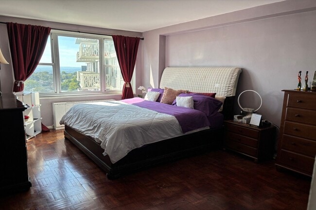 Building Photo - 2000 Linwood Ave