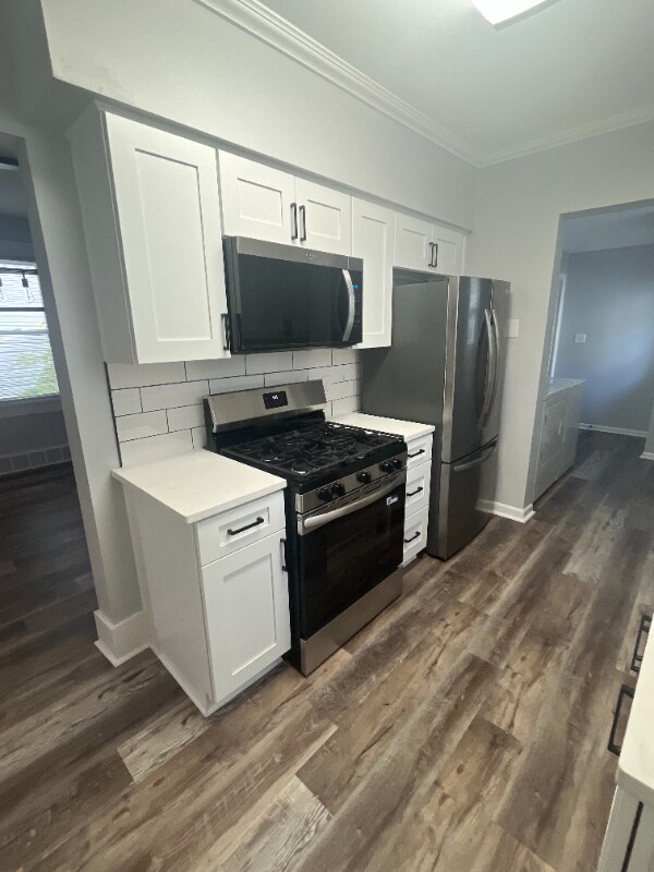 Building Photo - 261 Navigation St