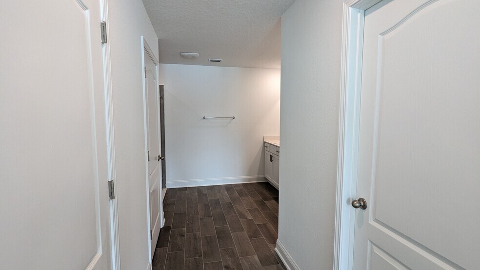 Building Photo - 259 Zancara St