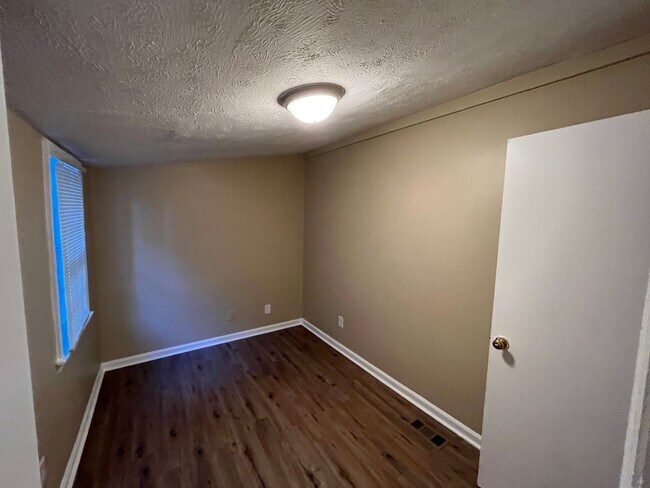 Building Photo - **UPCOMING**East Columbus 3 bedroom/2 bathroom Home for Rent***