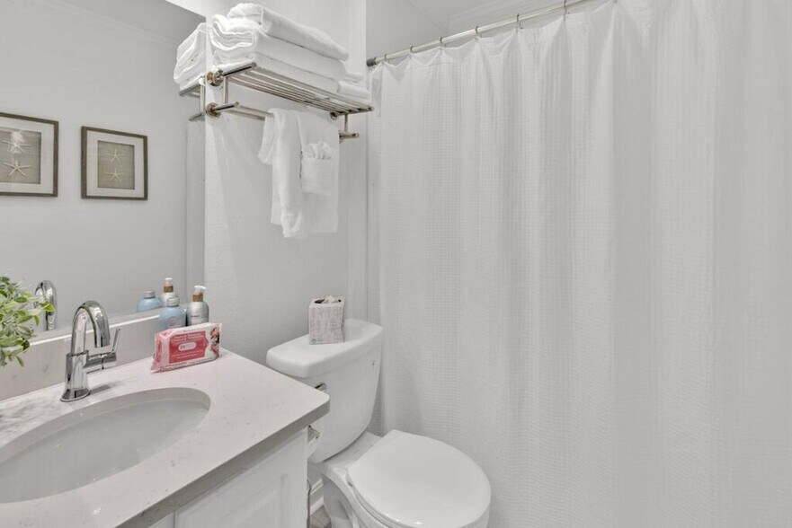 Building Photo - 1414 County Hwy 283 S