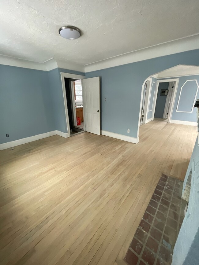 Building Photo - 15829 Evanston St