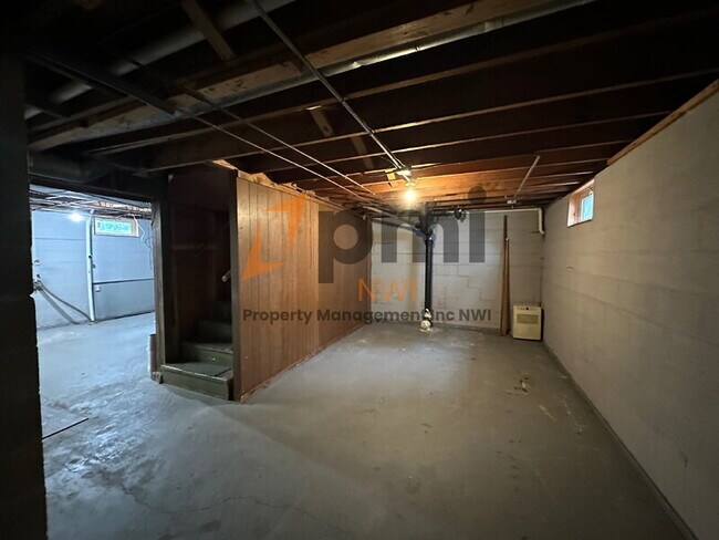 Building Photo - 408 E Clark St