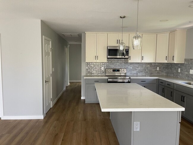 Building Photo - 2745 Puu Hoolai St