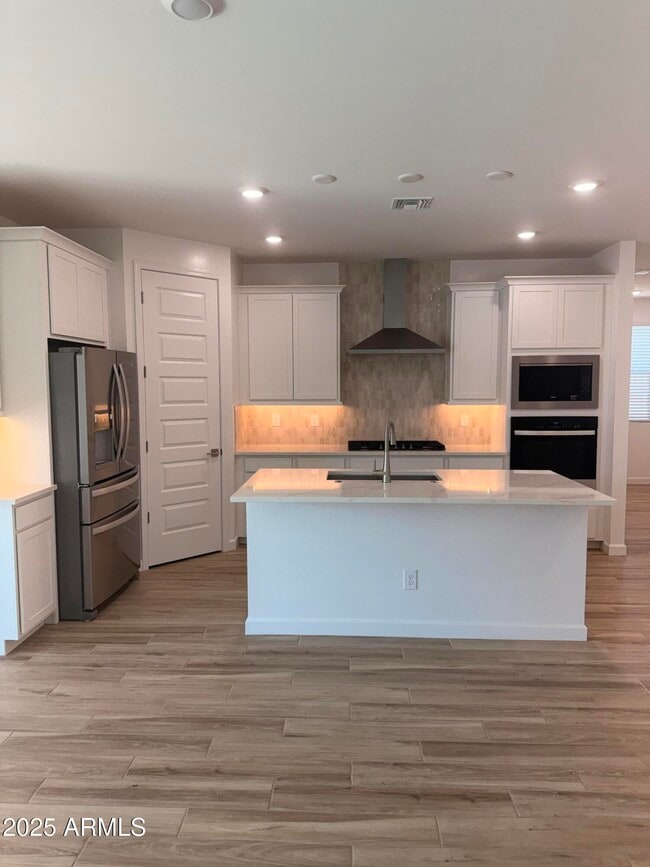 Building Photo - 7409 W Buckhorn Trail