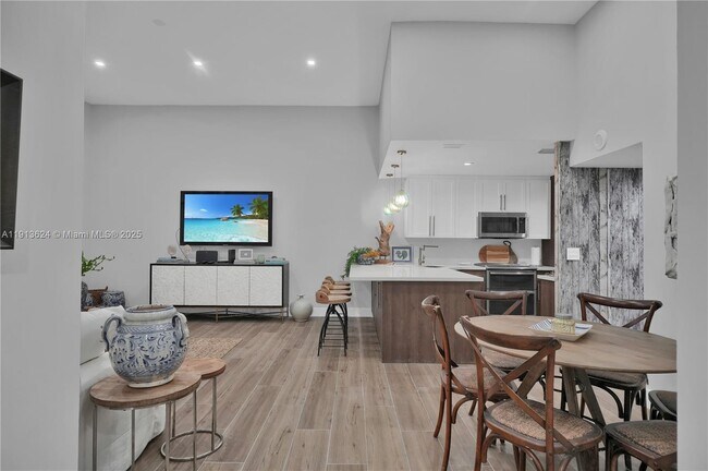 Building Photo - 5555 Collins Ave