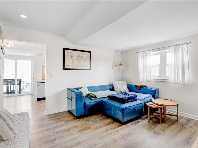 Building Photo - 606 Beach Ave