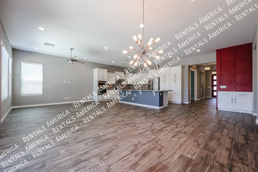 Building Photo - 5833 S Wilson Way