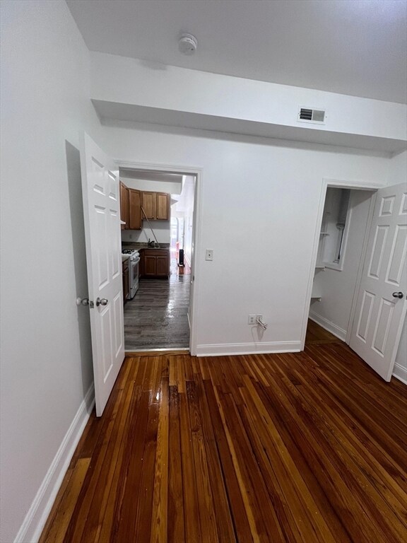 Building Photo - 136 Chestnut St