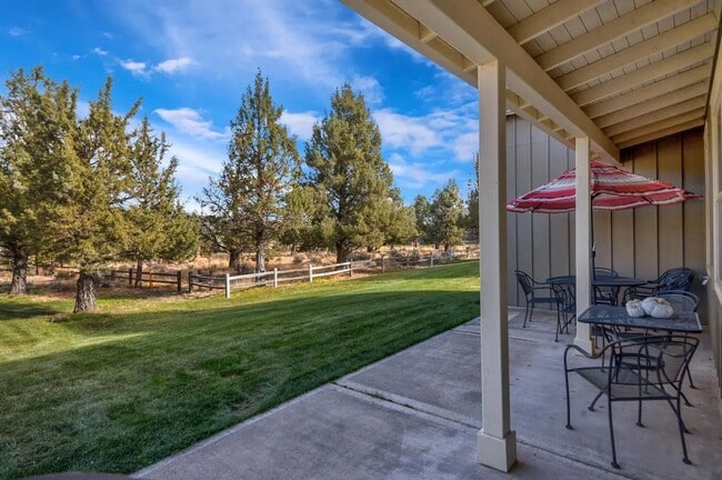 Building Photo - Eagle Crest Bunkhouse