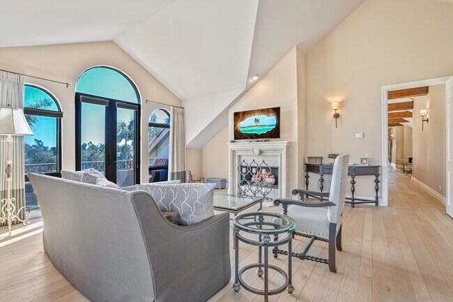 Building Photo - 5305 La Crescenta Rd