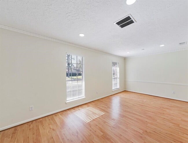 Building Photo - 14006 Briarworth Dr