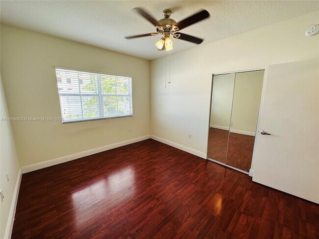 Building Photo - 118 Zamora Ave