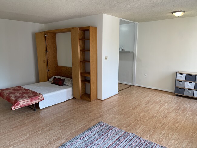 Murphy Bed - 3000 Spout Run Pkwy