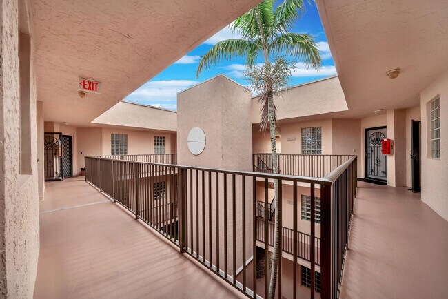 Building Photo - 4111 Coral Tree Cir