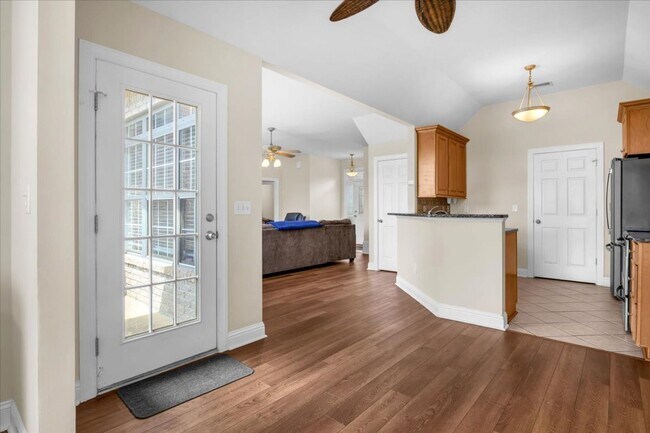 Building Photo - 38 Castle Bay Dr