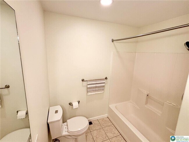 Building Photo - 1319 Mohr Cir